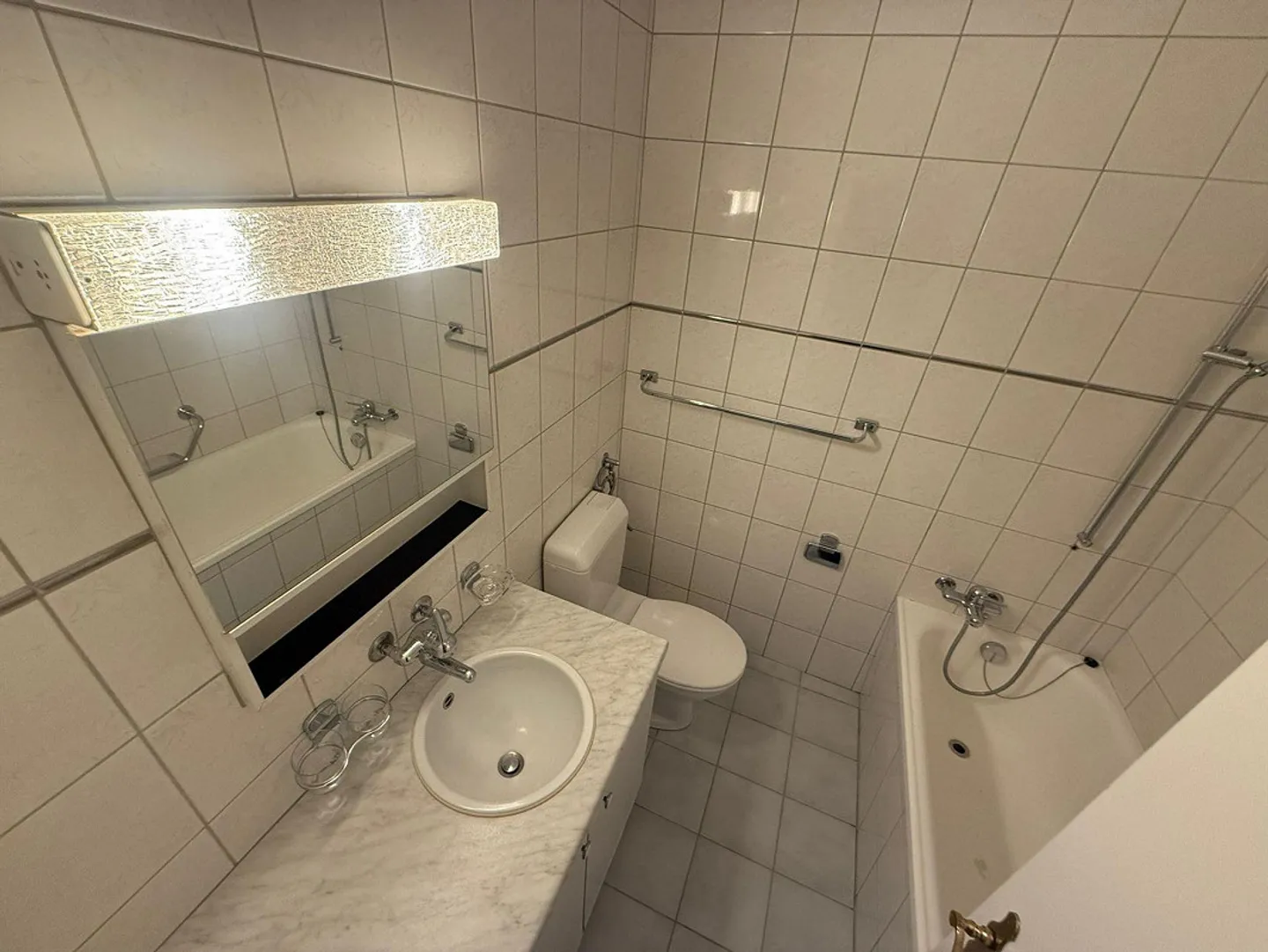 Attractive 3.5-room apartment with patio - Photo 7 of 13