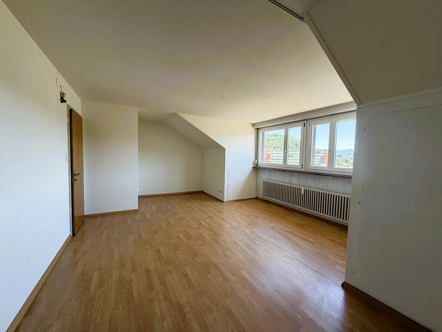 Gemütliche Mansarde im Dachgeschoss in Liestal - Photo 2 of 5