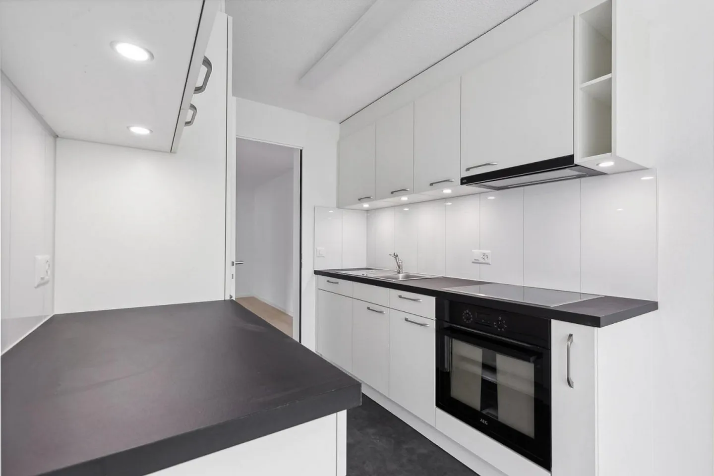 Appartement récemment rénové ! Super offre ! - Photo 1 sur 8