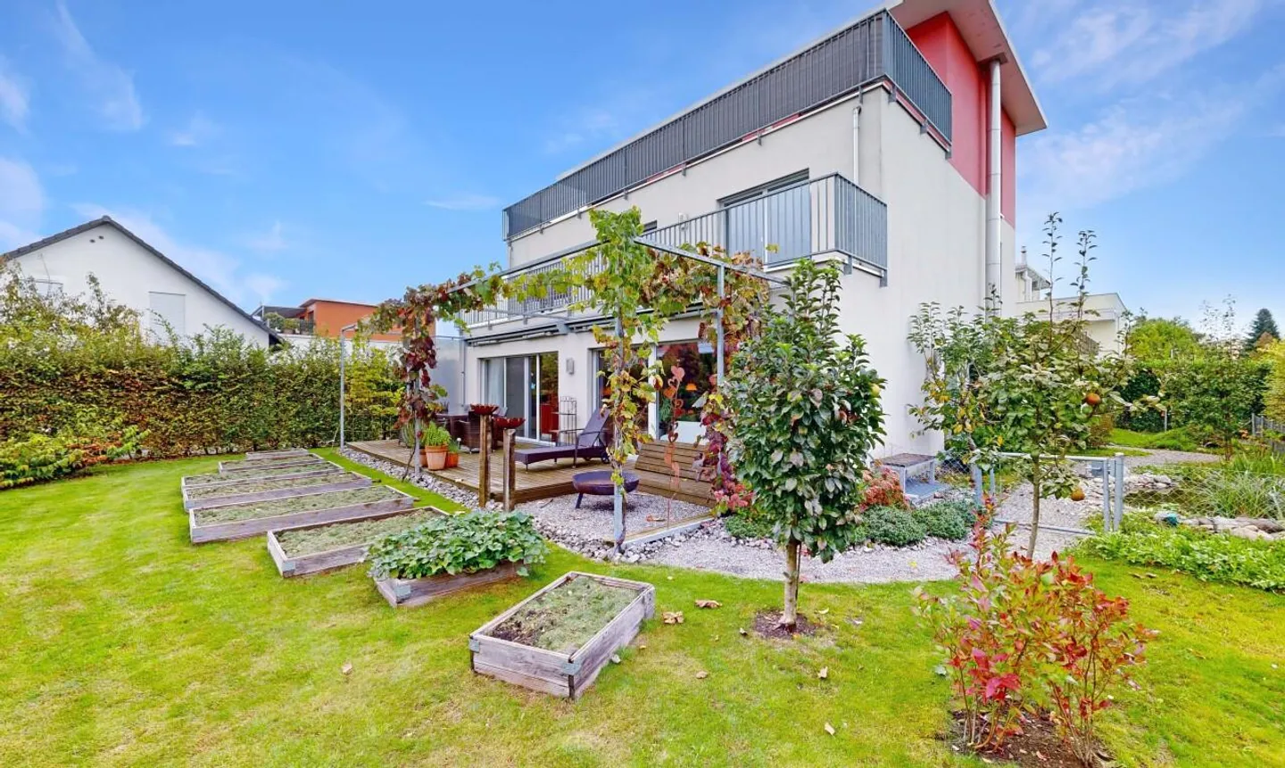 Single house for sale - Photo 1 of 11