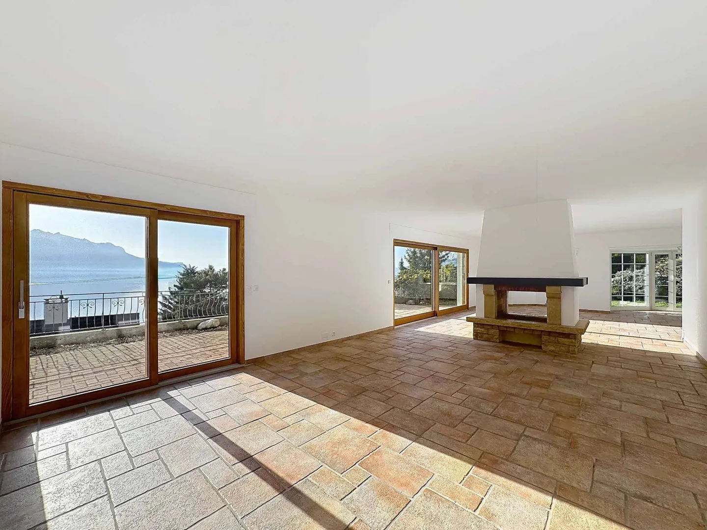 Villa Incantevole con Vista Lago - Foto 4 di 13