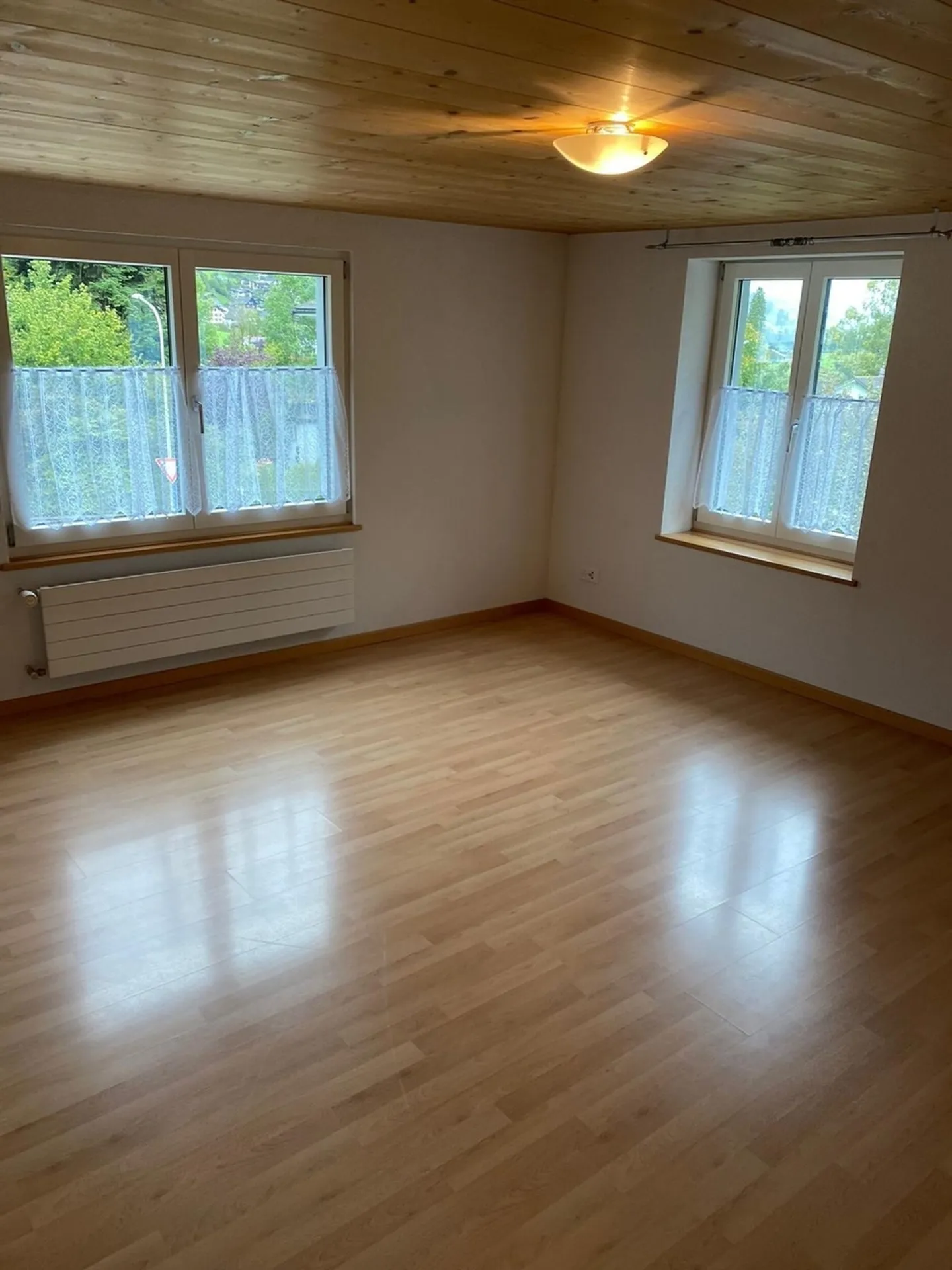 Gemütliche 6-Zimmer Einfamilienhaus an ruhiger Lage in Glarus - Photo 6 sur 13
