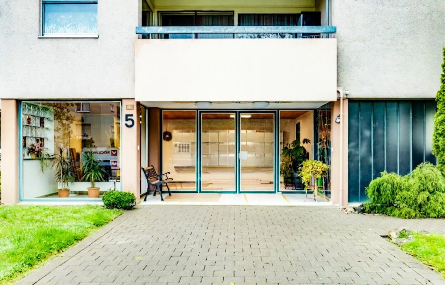Appartement 4 pièces ensoleillé avec balcon et vue sur la verdure - Photo 14 sur 20