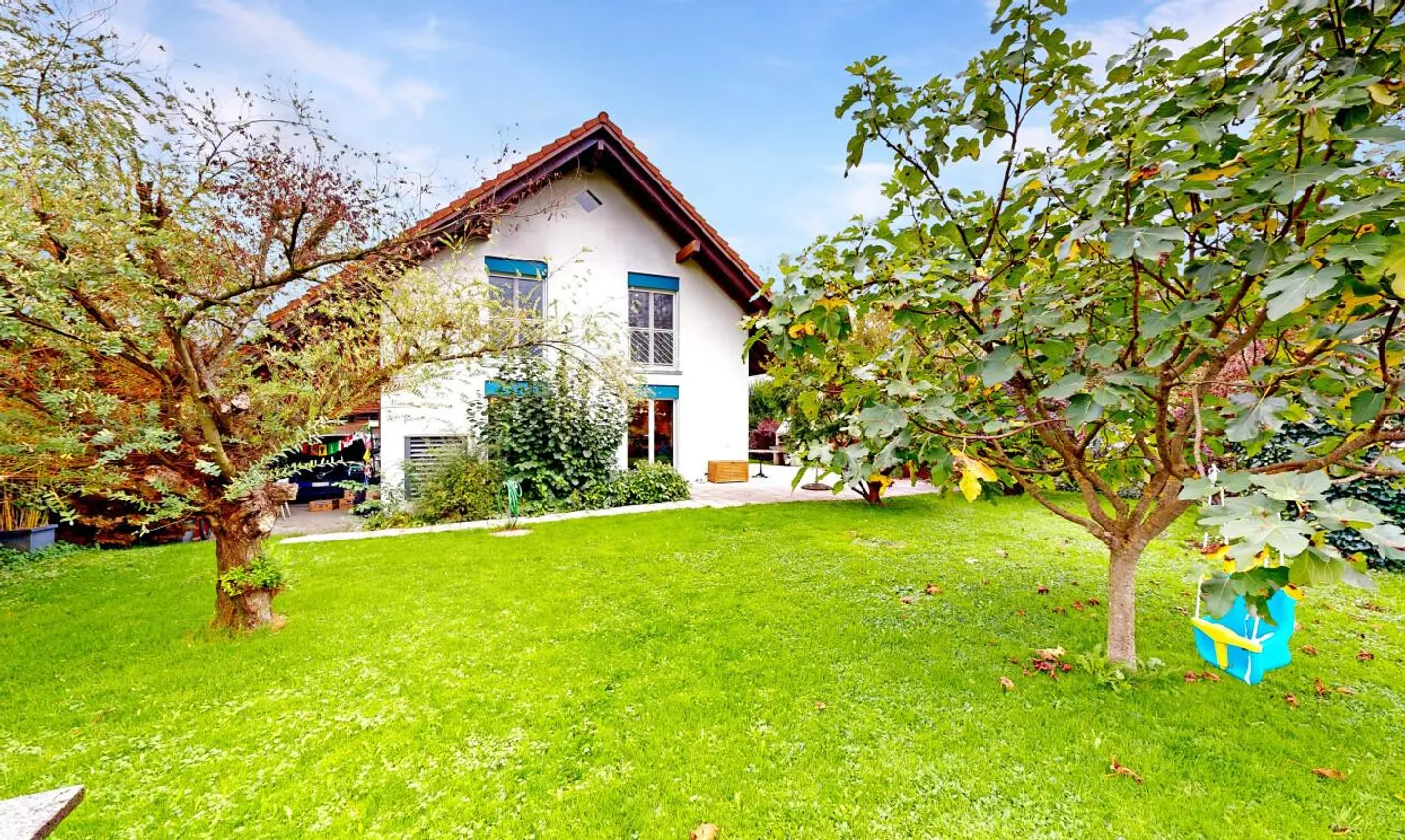 Single house for sale - Photo 1 of 11