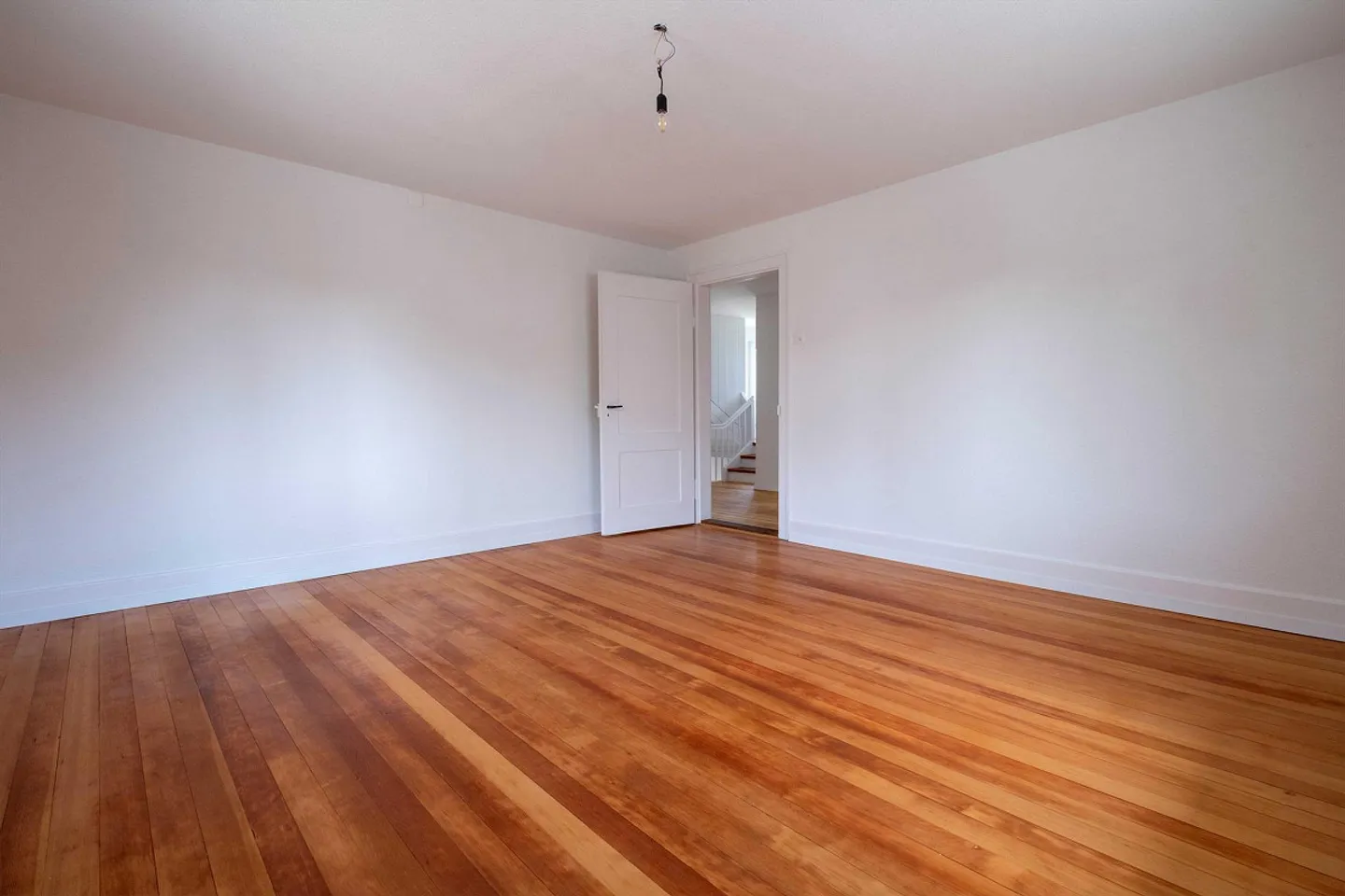 Charmantes 4,5-Zimmer-Einfamilienhaus im Zentrum von Roggwil - Foto 5 von 7