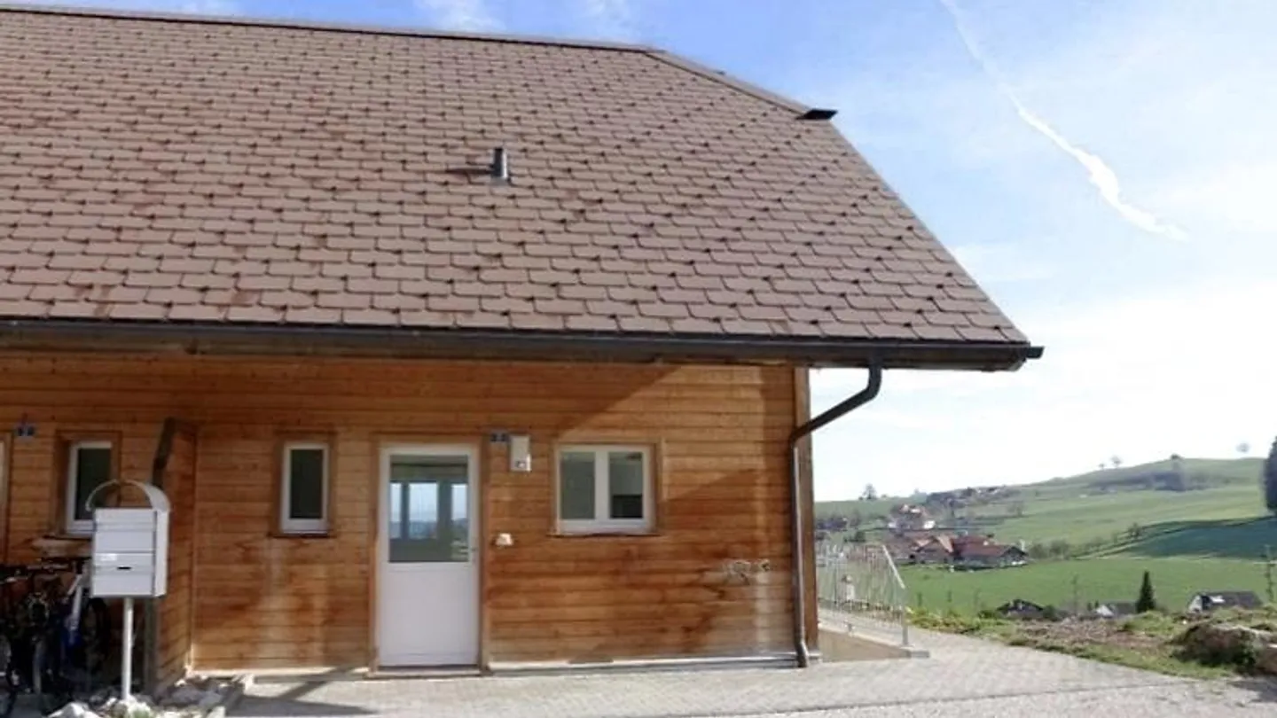4½ ZI-WOHNUNG IN LANZENHÄUSERN (BE), MÖBLIERT, TEMPORÄR - Photo 9 sur 10