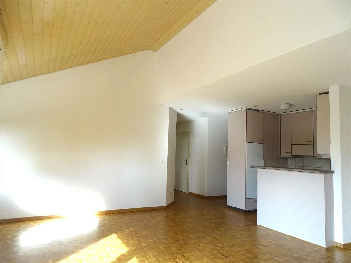 Quartier résidentiel calme ! - Photo 3 sur 9