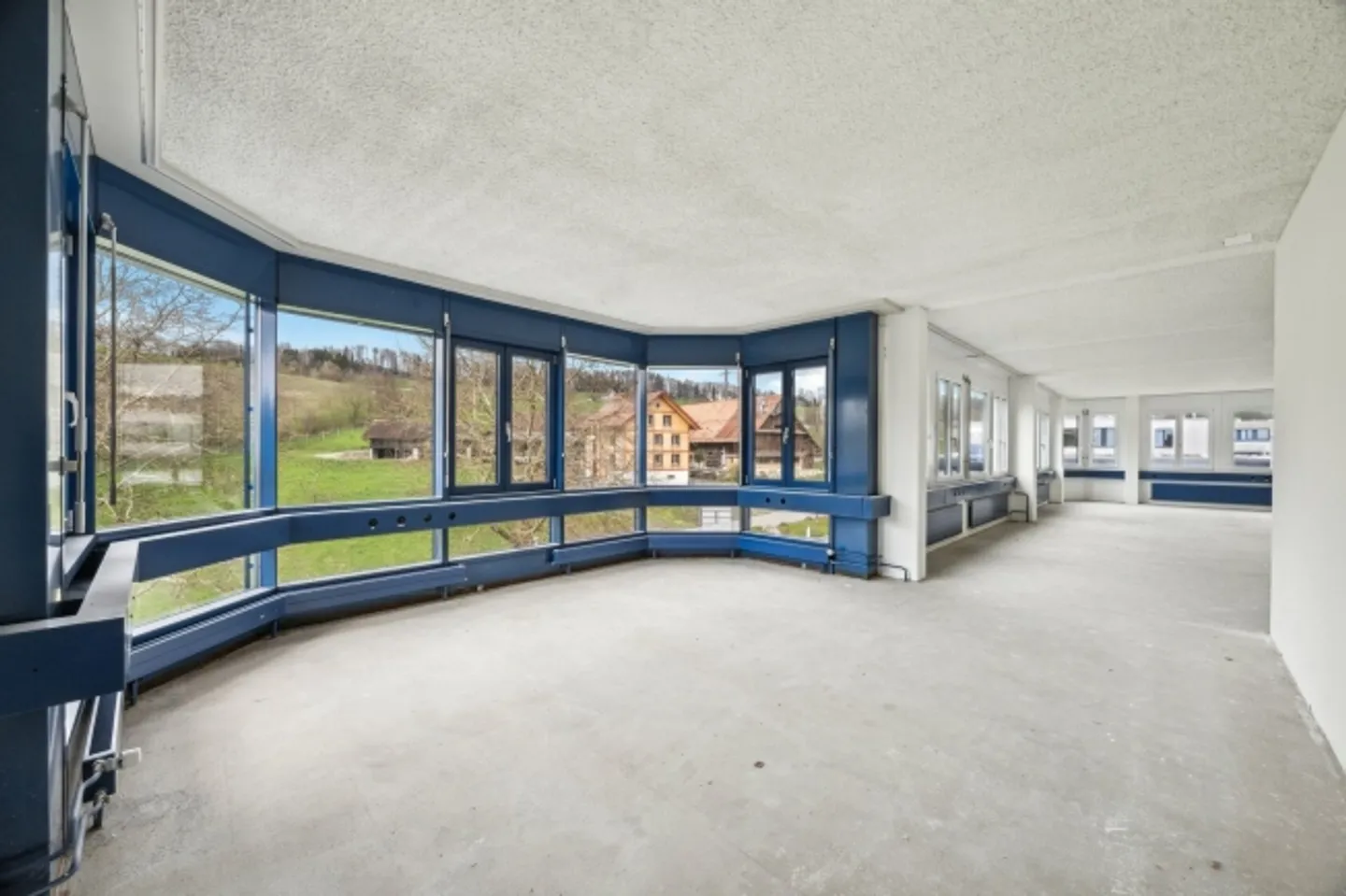 «Helle vielseitige Gewerbe- / Bürofläche mit 413m²» - Foto 4 von 13