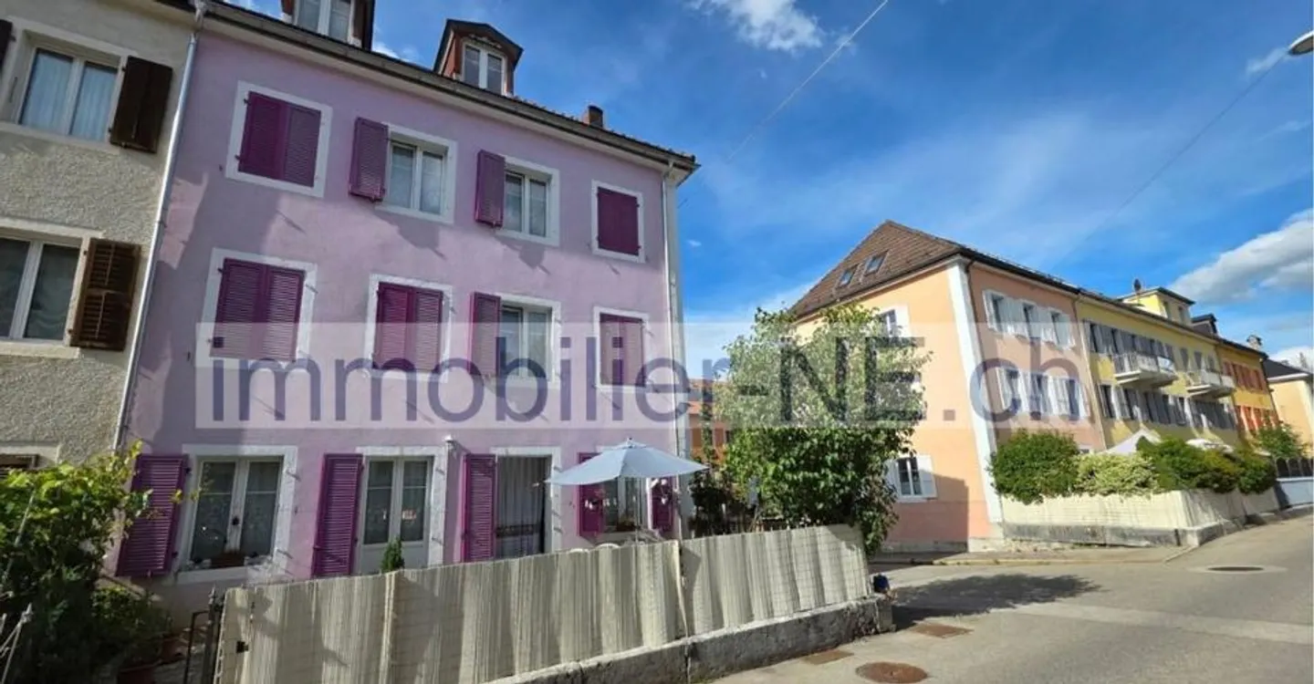 Semi-detached house with two apartments and a terrace - Photo 1 of 13