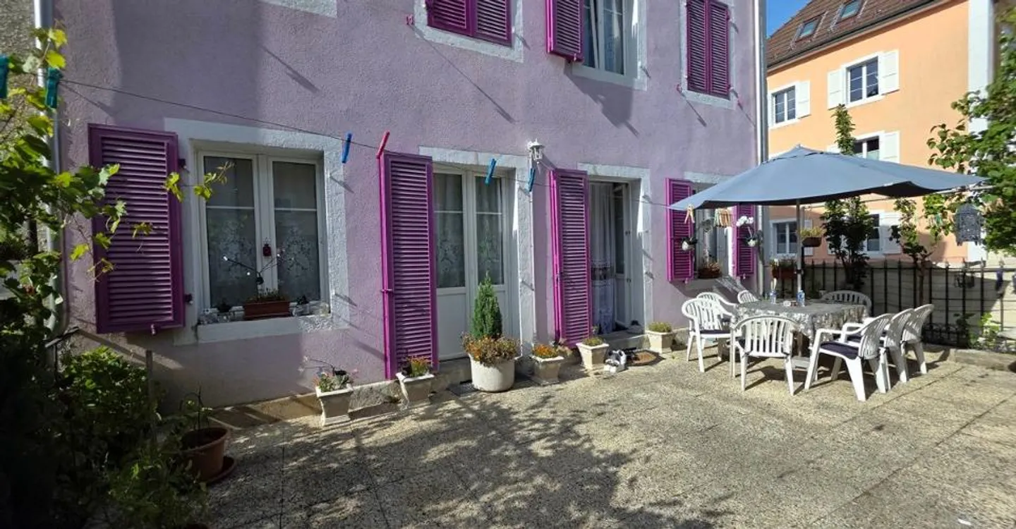 Semi-detached house with two apartments and a terrace - Photo 3 of 13