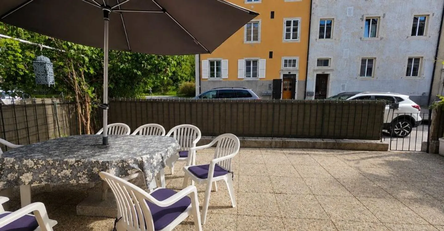 Semi-detached house with two apartments and a terrace - Photo 4 of 13