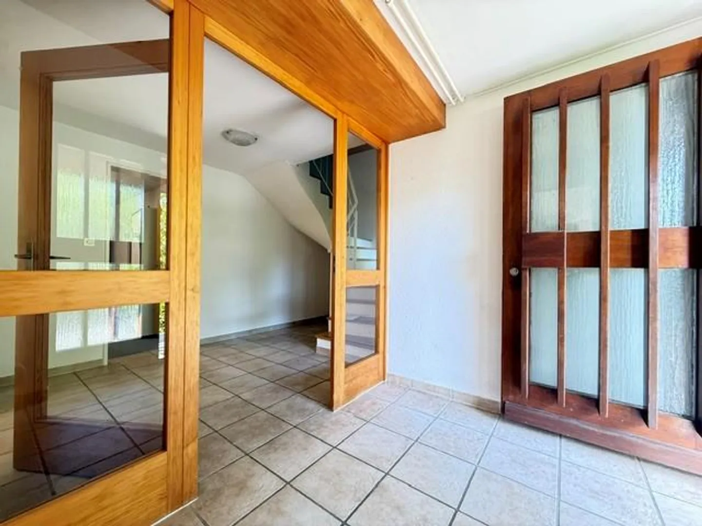 Detached 6.5-room single-family house in a quiet location - Photo 7 of 24