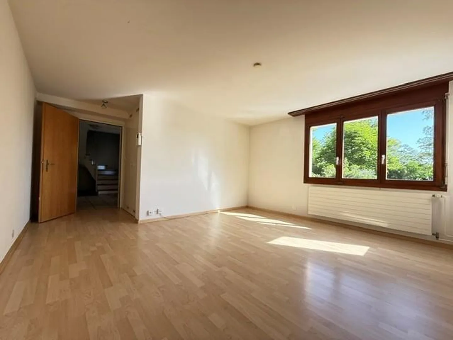 Detached 6.5-room single-family house in a quiet location - Photo 8 of 24
