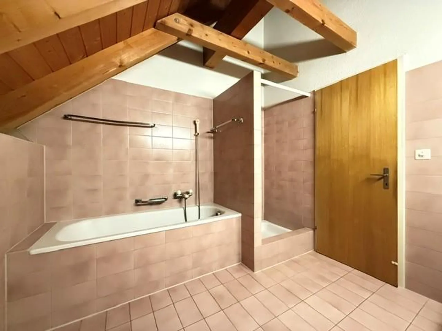 Detached 6.5-room single-family house in a quiet location - Photo 18 of 24