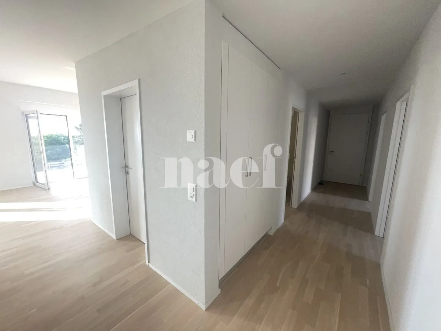 In a recent building, quiet, 4.5 room apartment - Photo 4 of 7