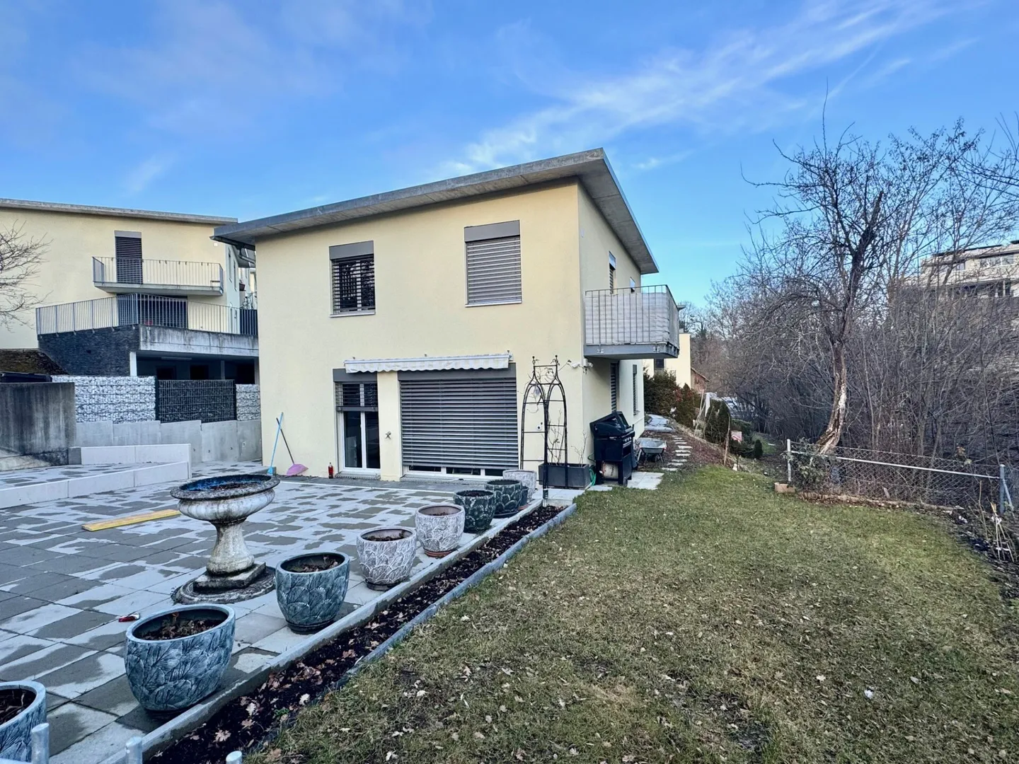 Single-family house for sale - Photo 1 of 15