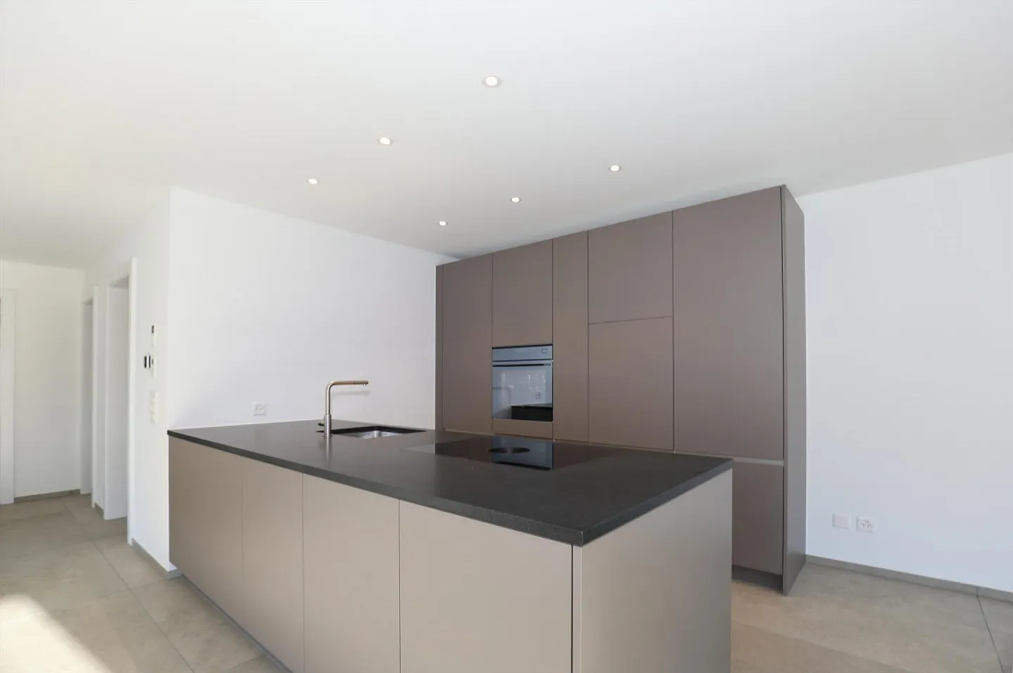 Attic holiday apartment with panoramic view of Lago Maggiore - Photo 8 of 15