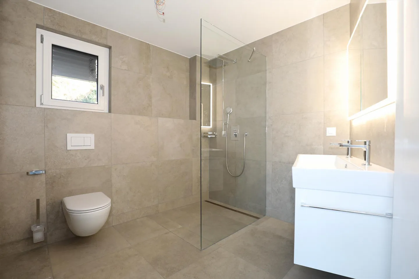 Attic holiday apartment with panoramic view of Lago Maggiore - Photo 11 of 15