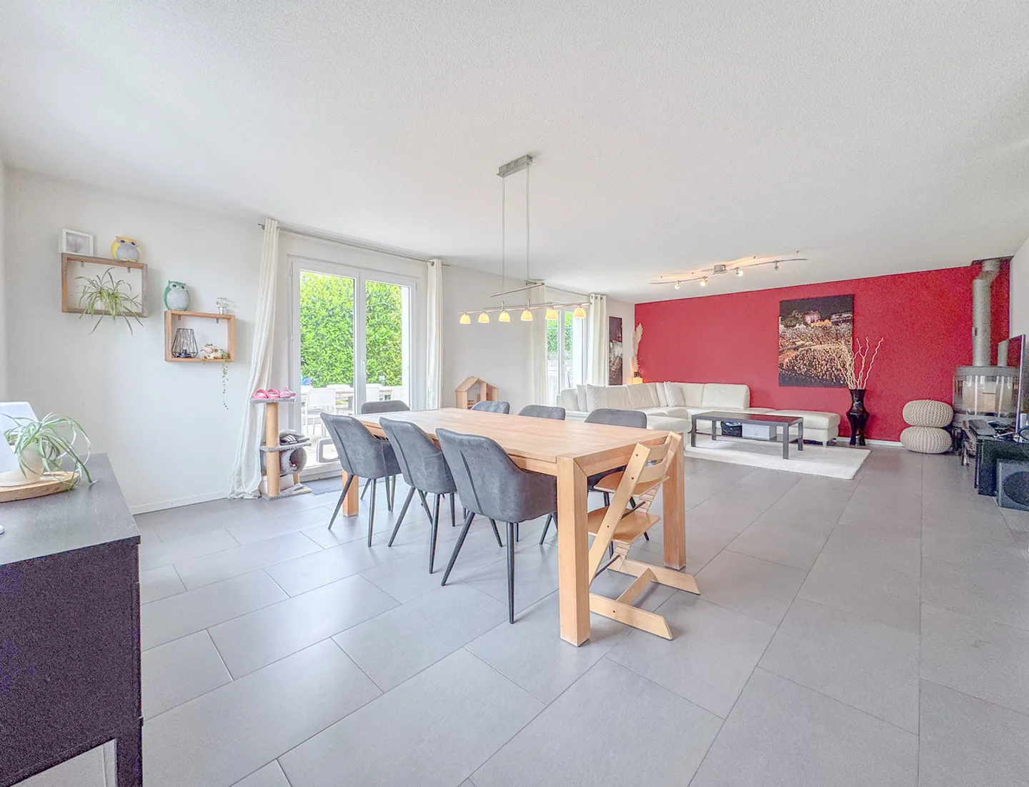 Maison jumelée avec 5,5 pièces, garage, 2 terrasses et vignobles - Photo 9 sur 13