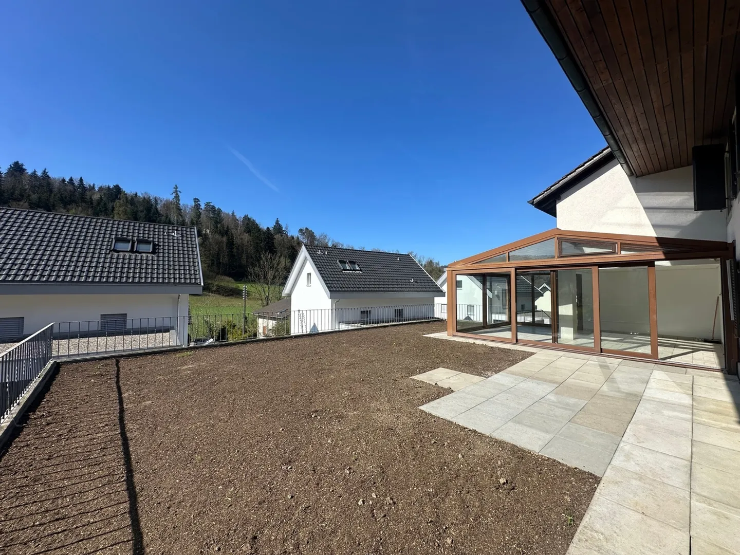 Charmante 3.5 Zimmer Wohnung mit grossem Wintergarten in Teufenthal AG - Foto 1 von 10