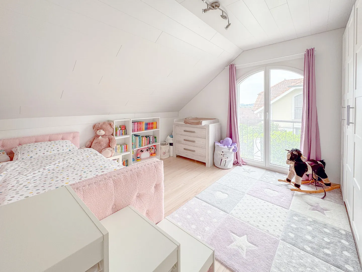 Maison jumelée avec 5,5 pièces, garage, 2 terrasses et vignobles - Photo 12 sur 13