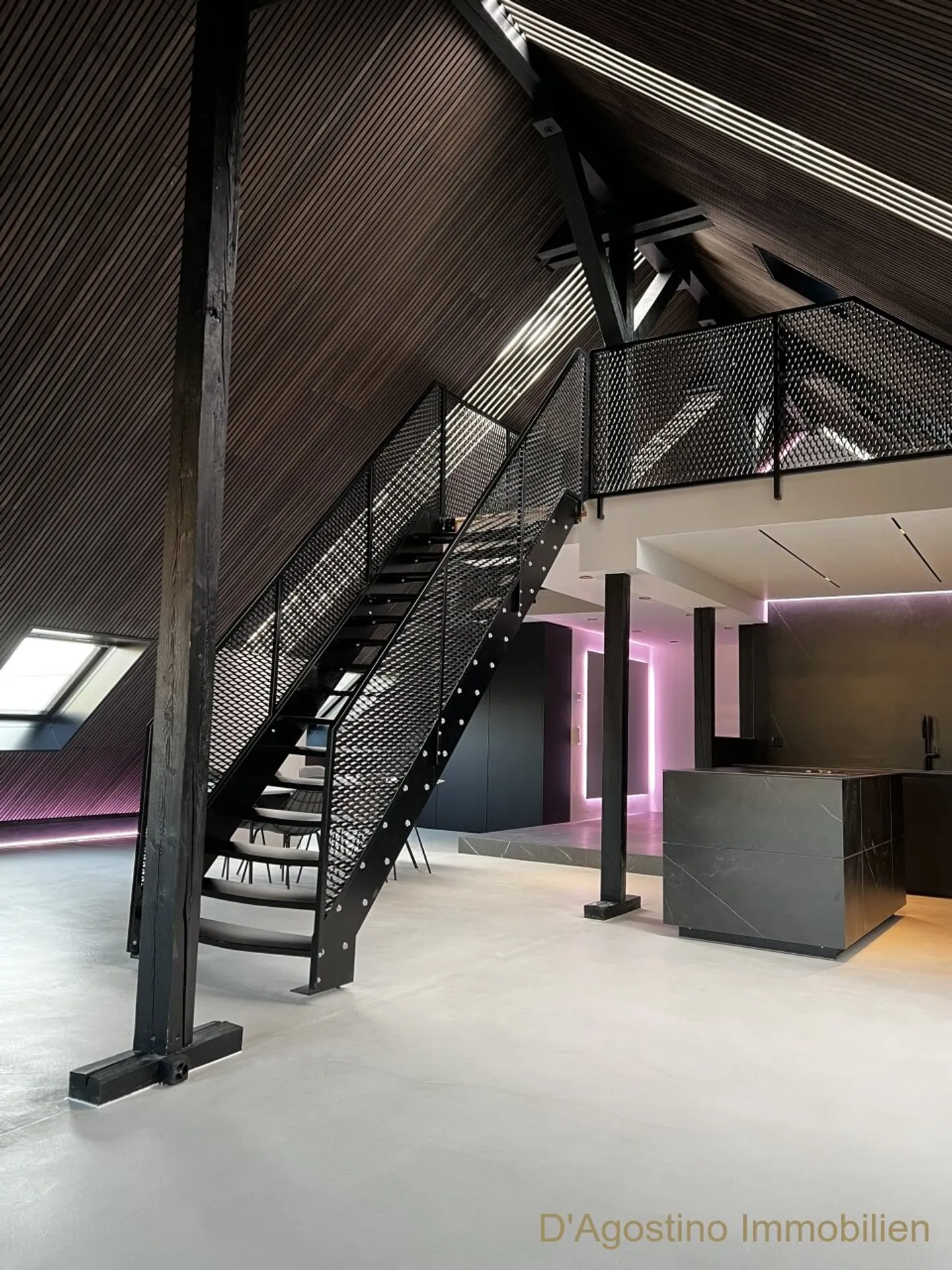Loft residenziale e lavorativo esclusivo vicino alla stazione di Baar ZG (parzialmente arredato) - Foto 2 di 11