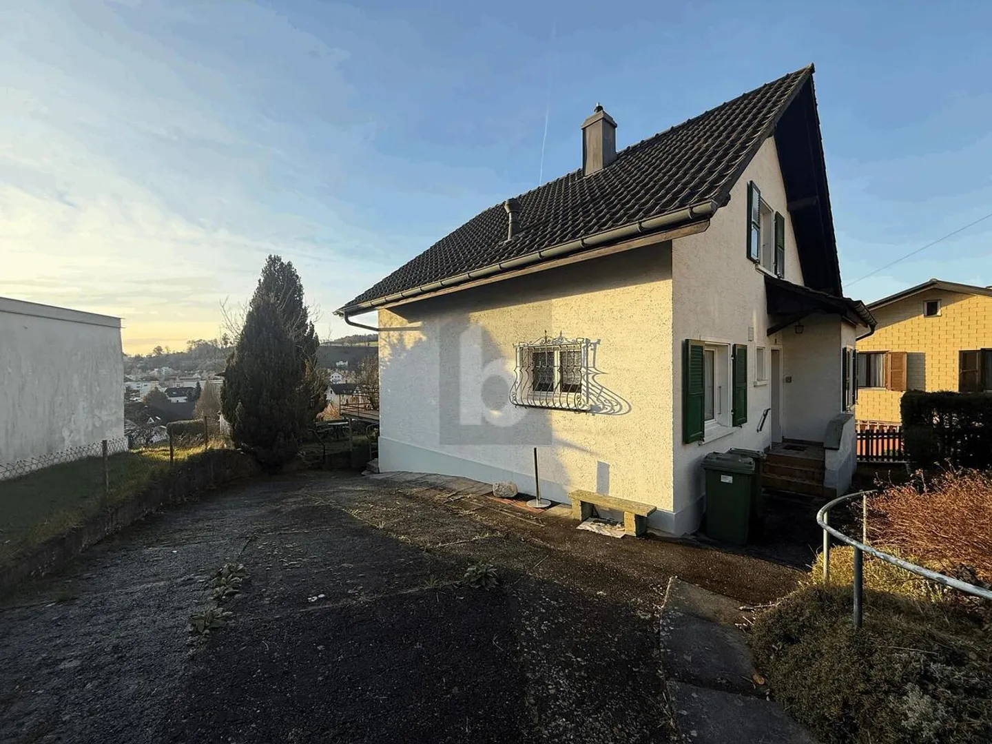 4-room house - Photo 1 of 6