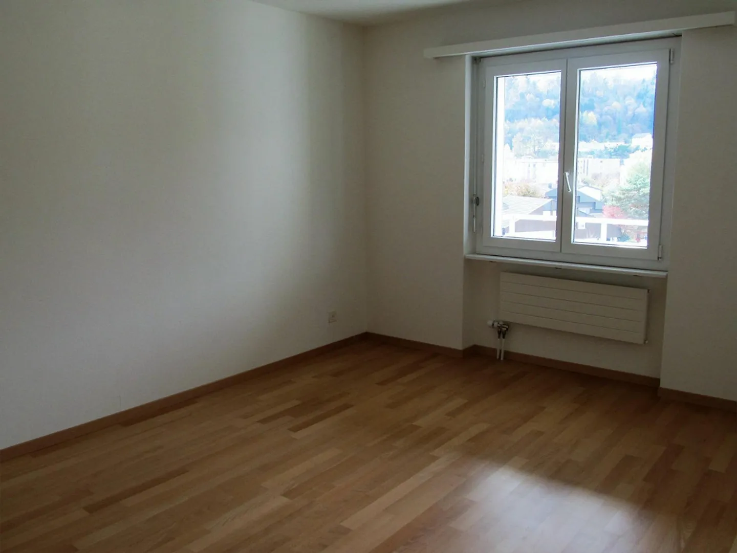 Appartement 2 1/2 pièces ensoleillé et calme dans le meilleur quartier résidentiel - Photo 3 sur 9