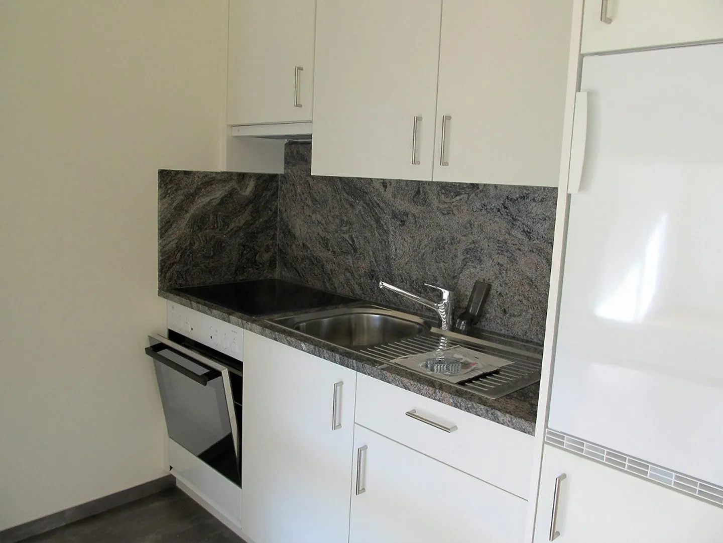 Appartement 2 1/2 pièces ensoleillé et calme dans le meilleur quartier résidentiel - Photo 6 sur 9