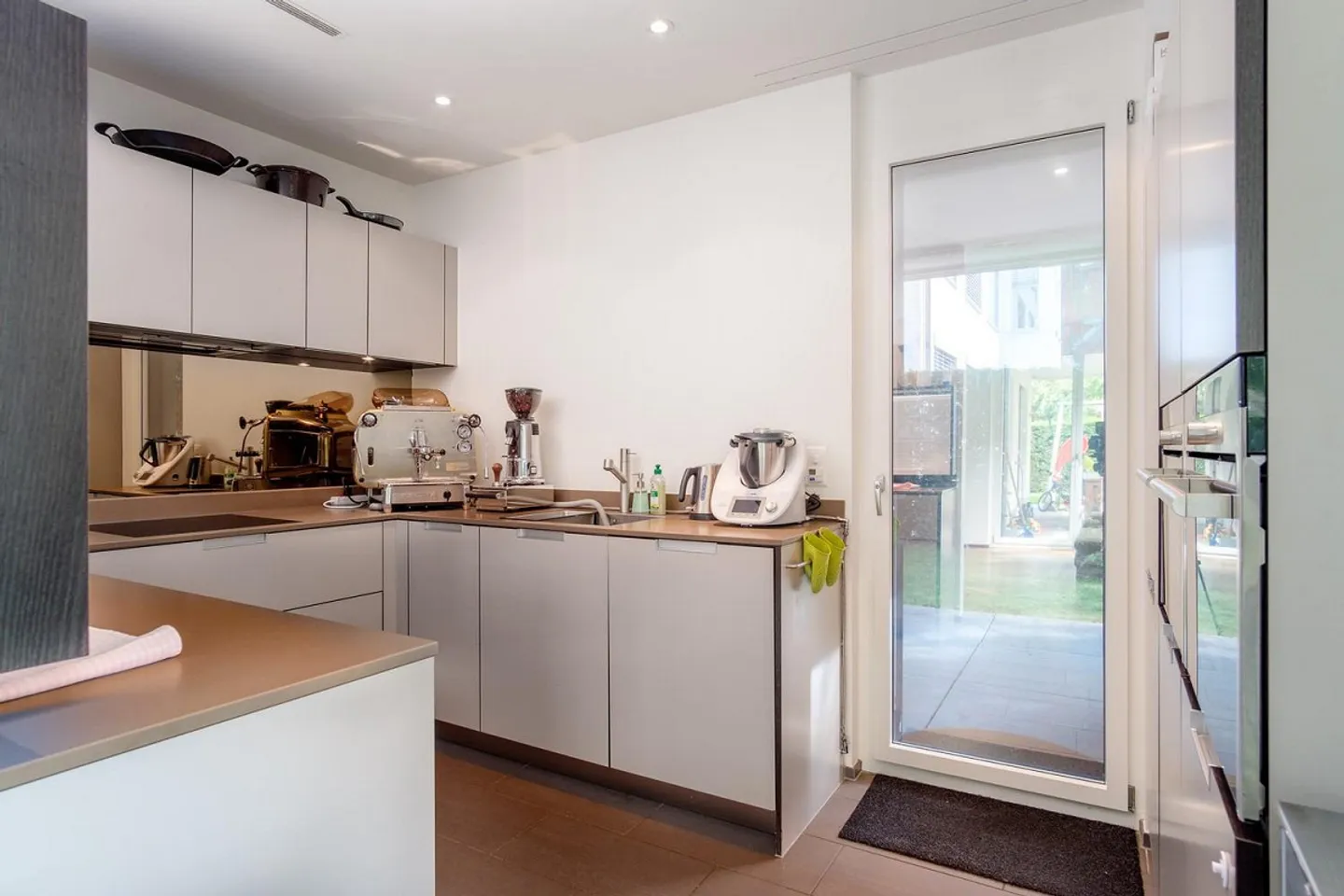 Dream apartment in a prime location - limited until September 2026 - Photo 4 of 8
