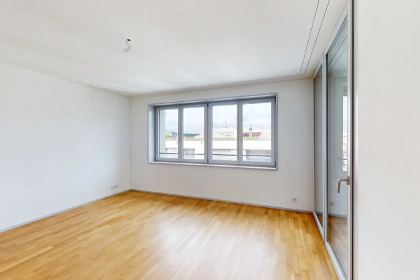 Looking for a modern and central apartment - Photo 4 of 8