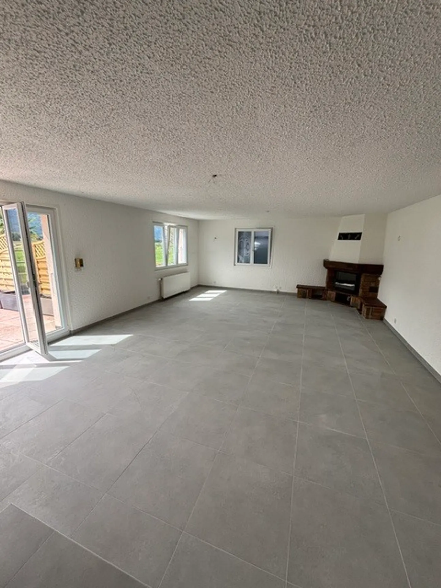 Apartment with a large terrace and view of the Dents-du-Midi - Photo 1 of 10