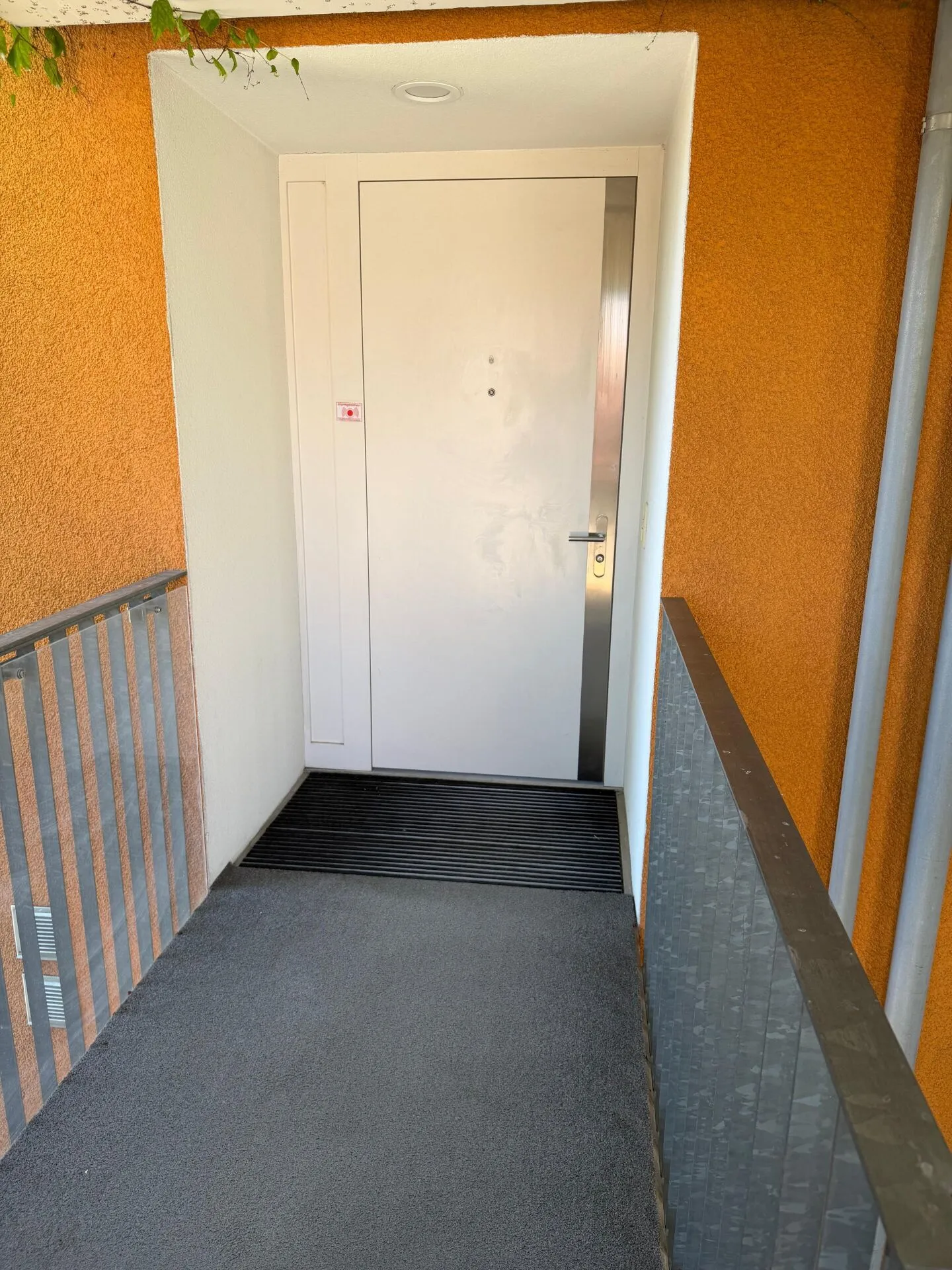 Dachgeschosswohnung, Garage, Kellerabteil - Photo 2 of 16