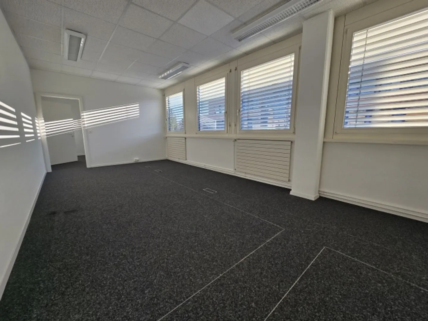 Ufficio luminoso di 66m² - offerta speciale! Prime 2 mensilità gratuite! - Foto 8 di 10