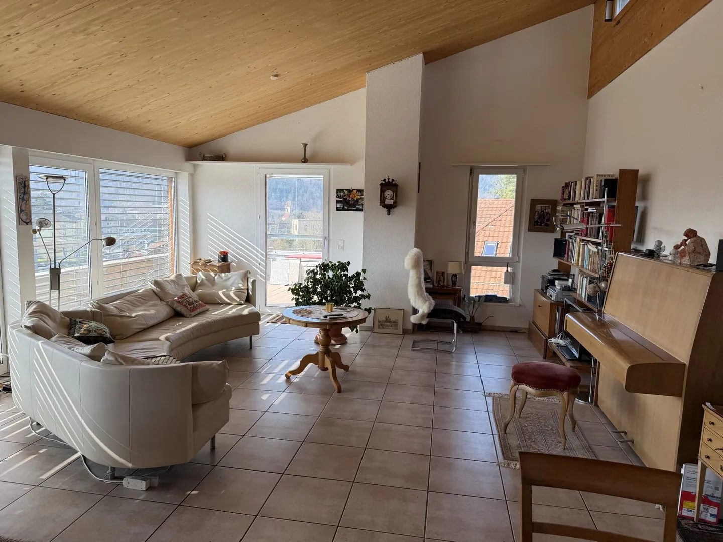 Dachgeschosswohnung, Garage, Kellerabteil - Photo 5 of 16
