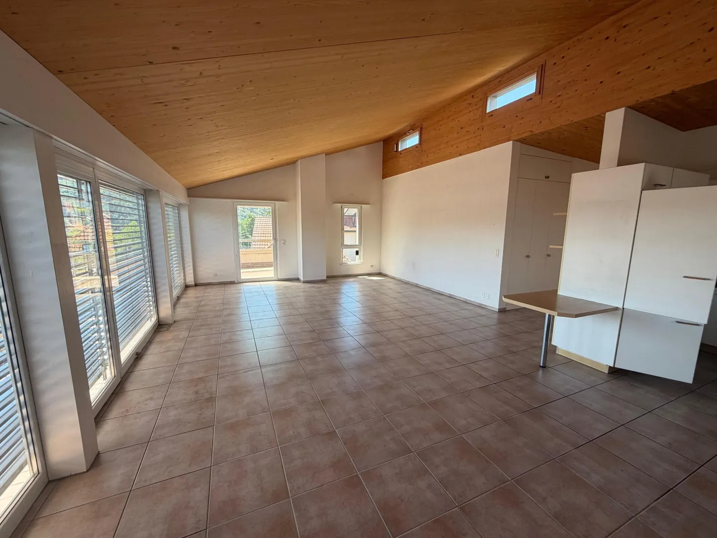 Dachgeschosswohnung, Garage, Kellerabteil - Photo 7 of 16