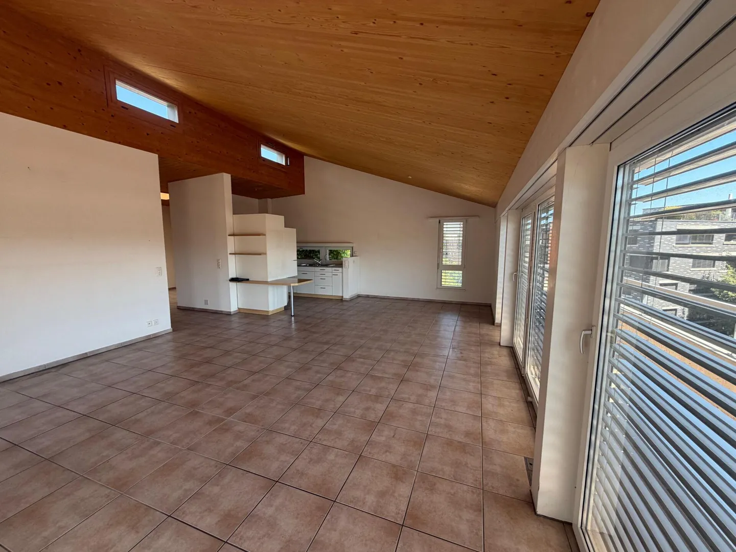 Dachgeschosswohnung, Garage, Kellerabteil - Photo 8 of 16