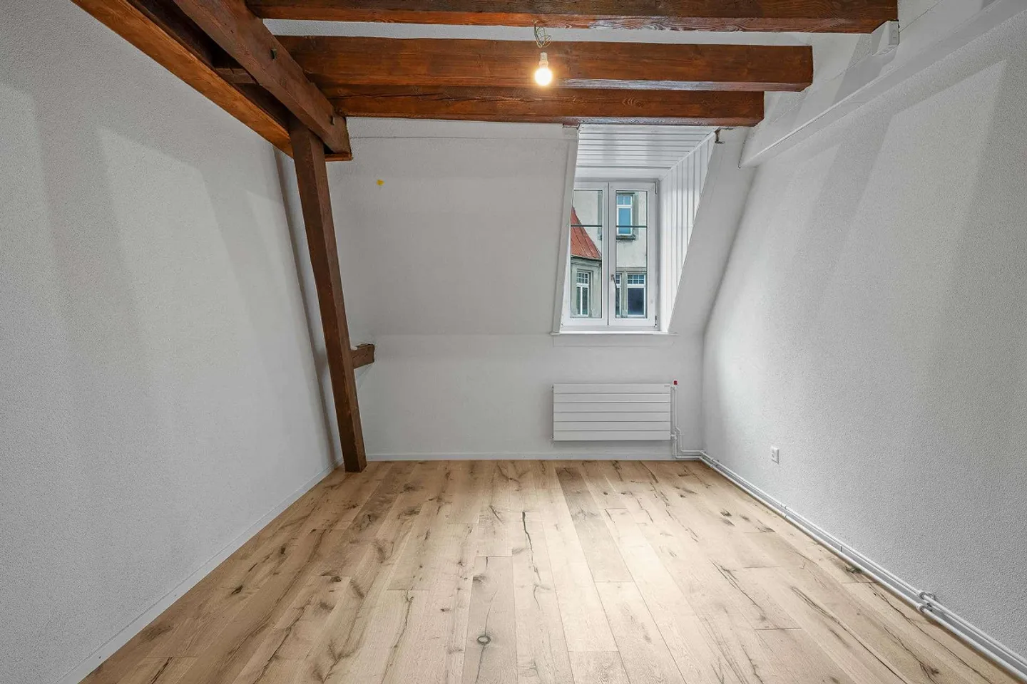Appartement rénové de 3,5 pièces avec vue imprenable sur le lac - Photo 11 sur 18