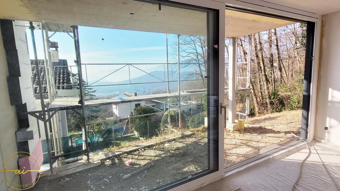 Exclusive 4.5 Rooms with Garden and Panoramic View - Photo 2 of 6