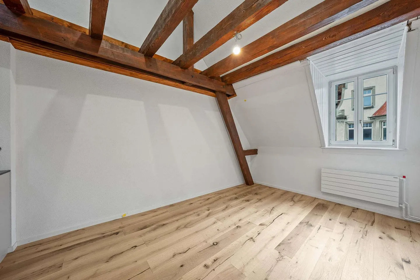 Appartement rénové de 3,5 pièces avec vue imprenable sur le lac - Photo 12 sur 18