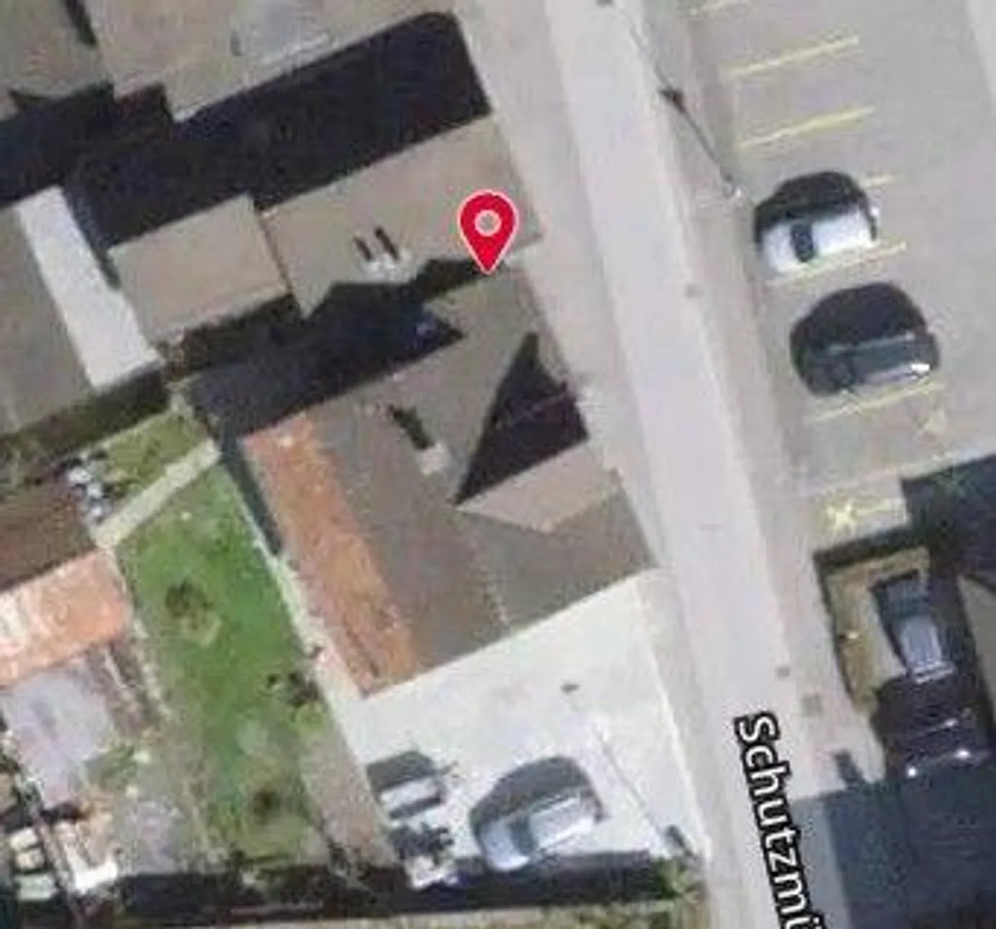 *Zweifamilienhaus* - Foto 1 von 13