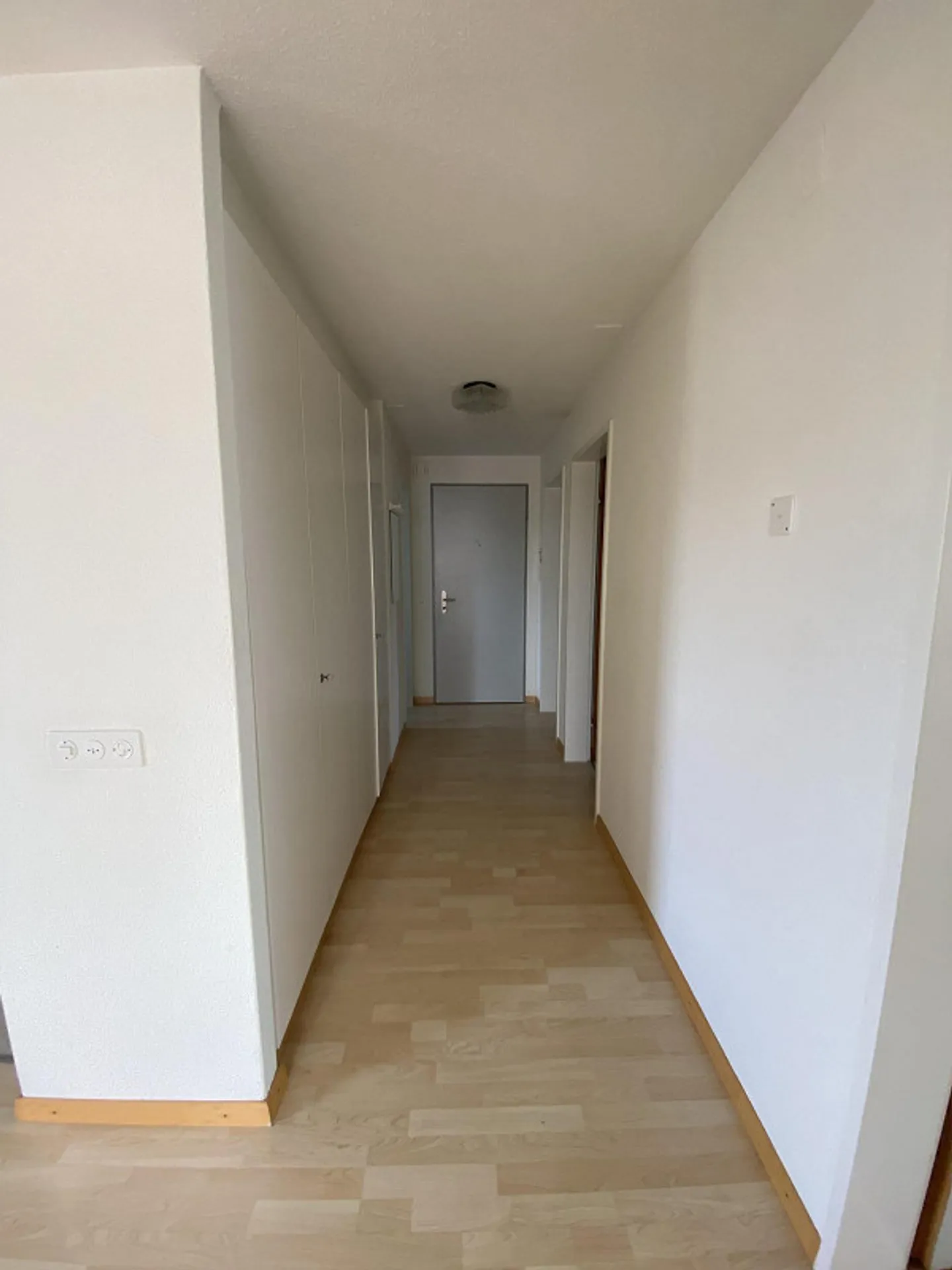 Appartement de 4,5 pièces avec jardin d'hiver - Photo 4 sur 8