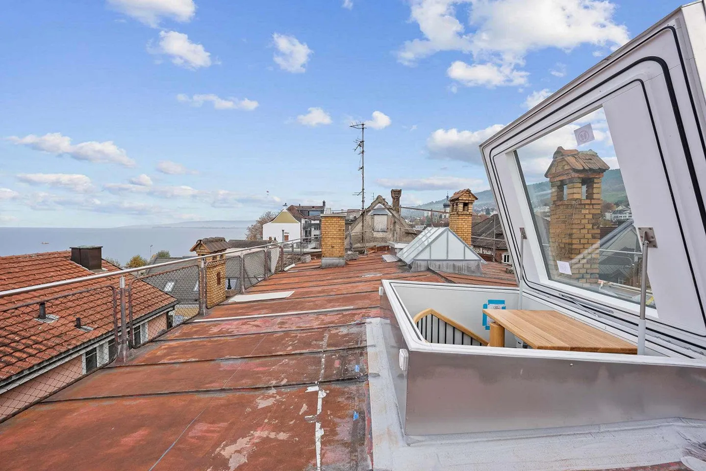 Appartement rénové de 3,5 pièces avec vue imprenable sur le lac - Photo 14 sur 18