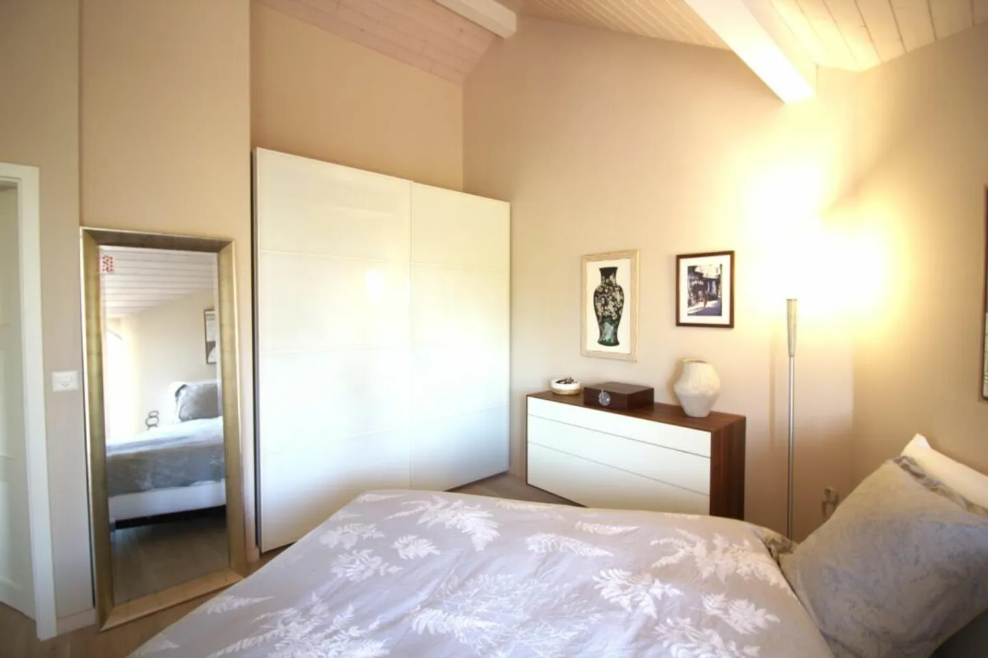 Semi-Detached Villa 4.5 Rooms in Vich - Photo 13 of 25