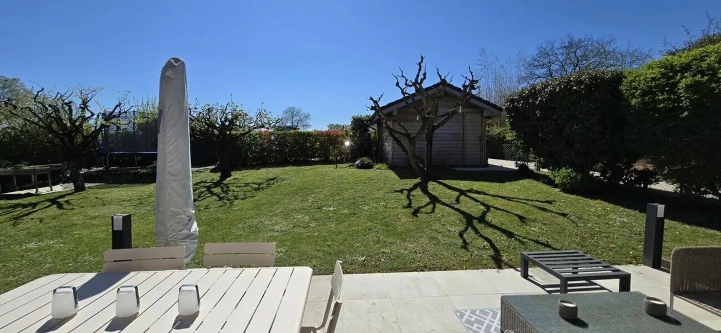 Semi-Detached Villa 4.5 Rooms in Vich - Photo 3 of 25