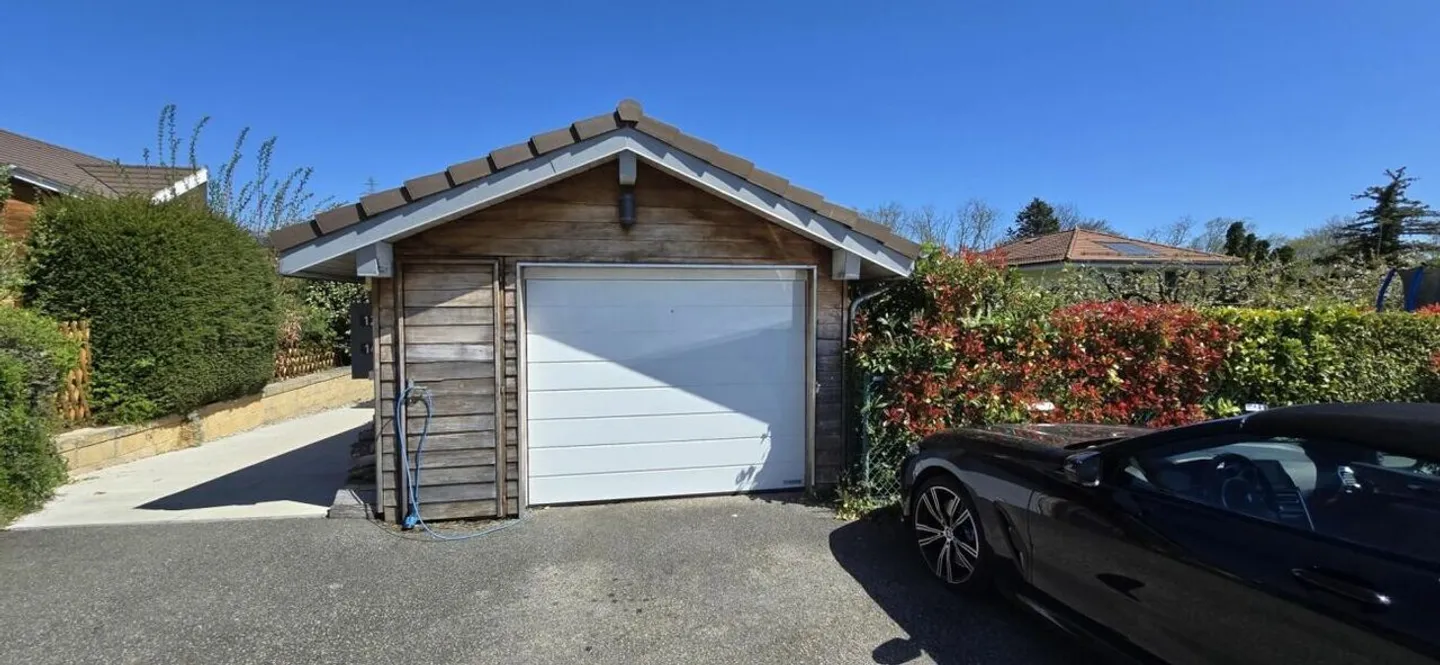 Semi-Detached Villa 4.5 Rooms in Vich - Photo 22 of 25