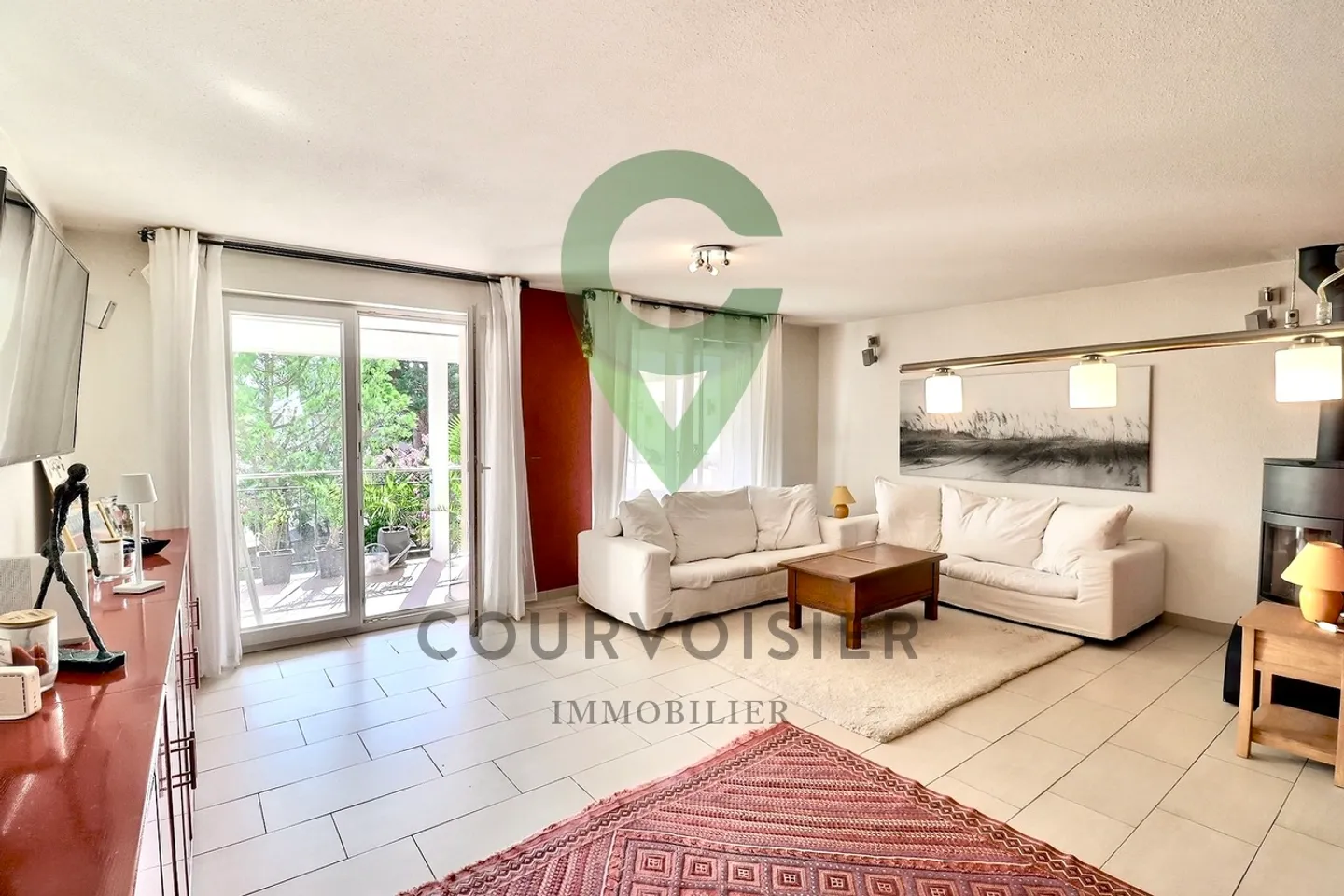 SPACIOUS 4.5-ROOM DUPLEX NEAR GENEVA IN A GREEN SETTING - Photo 3 of 8