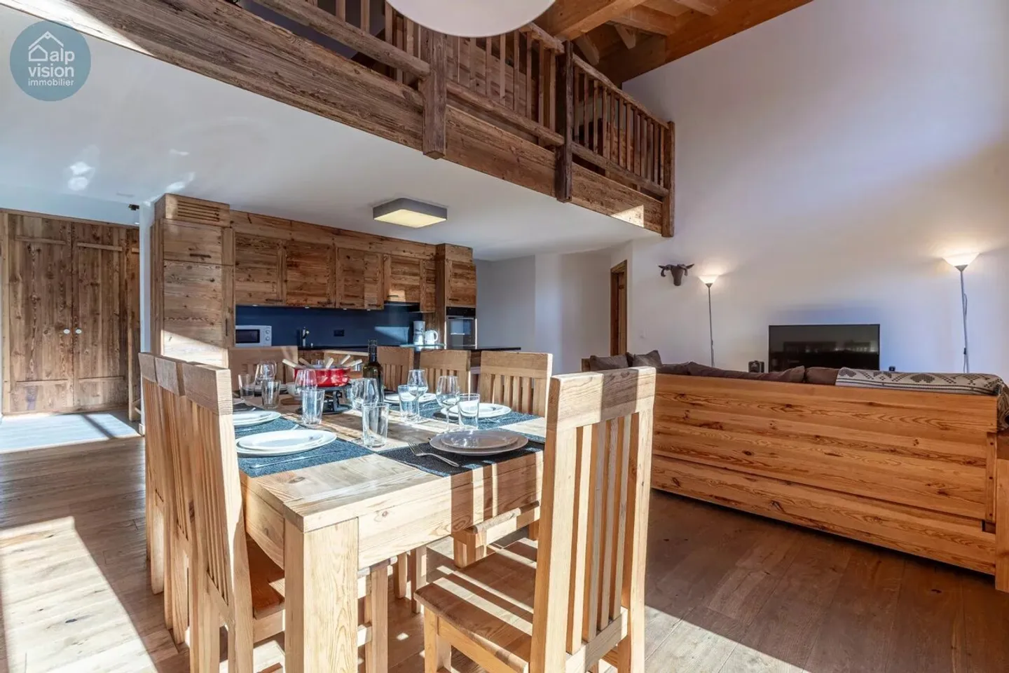 WUNDERSCHÖNE 5.5-ZIMMER-DUPLEX-SKI IN/SKI OUT ZENTRUM STATION - Foto 4 von 13