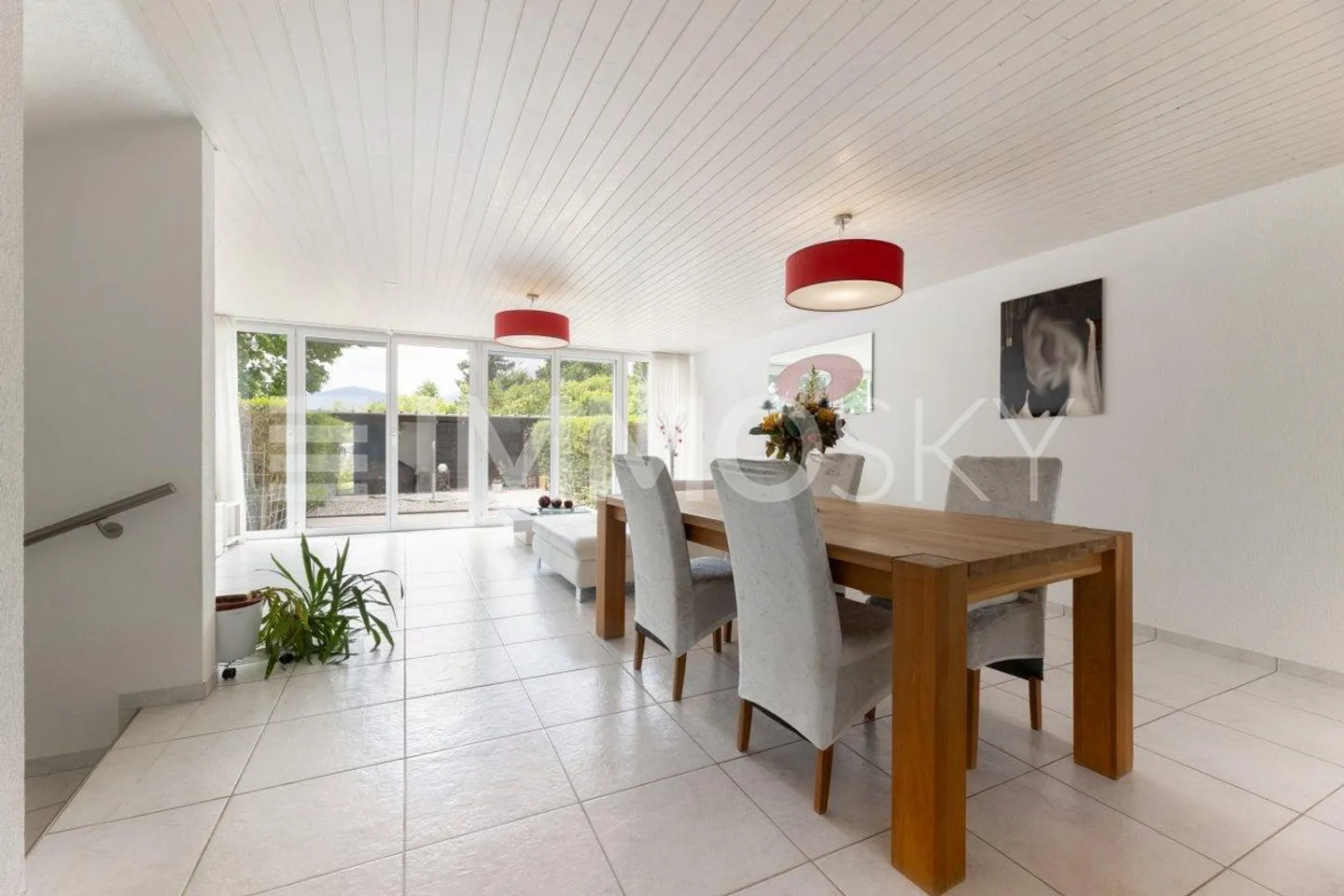 Lichtdurchflutet mit Garten - Foto 3 von 5