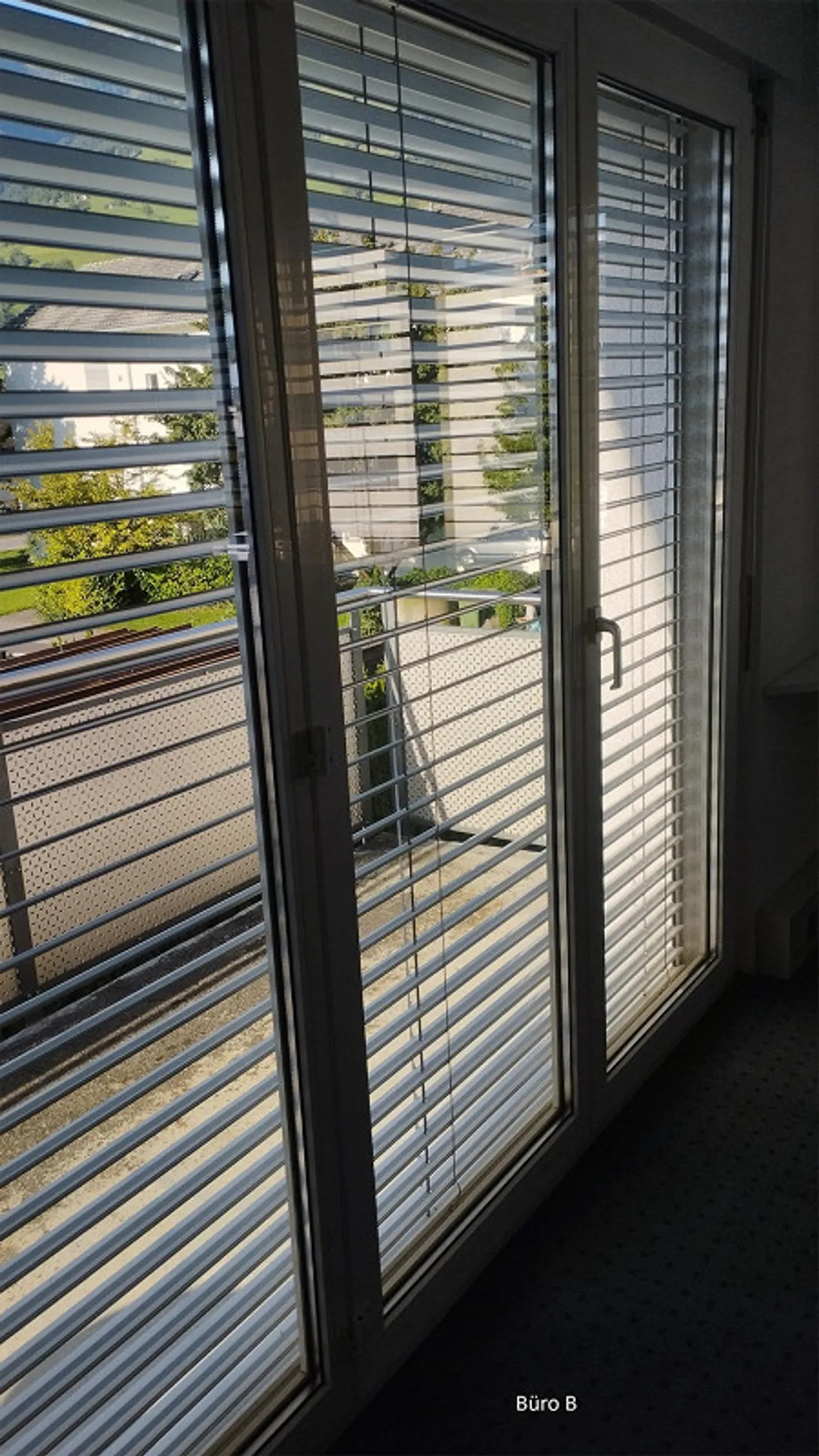 Ufficio luminoso con balcone, con o senza ripostiglio - Foto 2 di 6